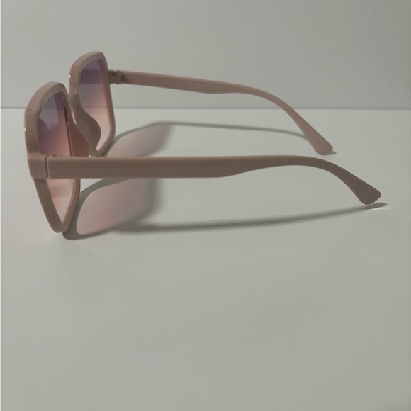 Pink Oversized Square Sunglasses with Gradient Lenses - Picture 3 of 8